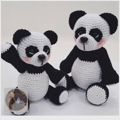 Mummy and Baby Pandas