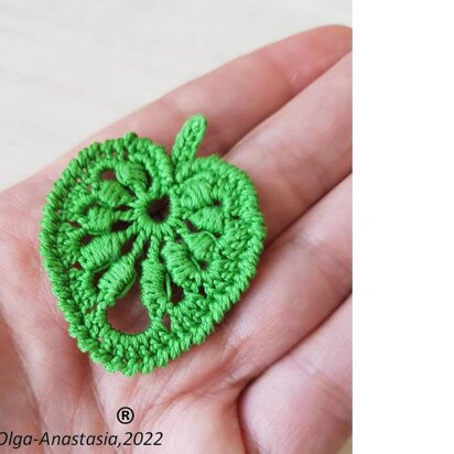 Openwork green leaf crochet