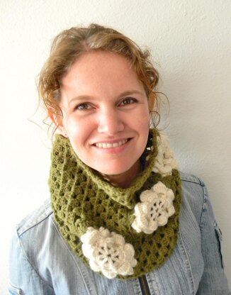 Irish Rose Cowl