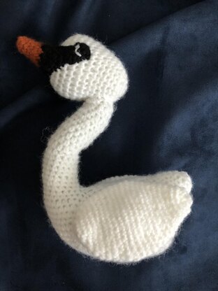 Swan amigurumi