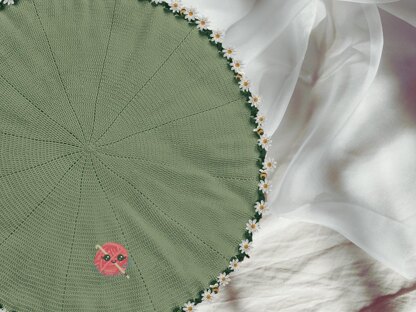 Daisies and Bees Bouquet Blanket