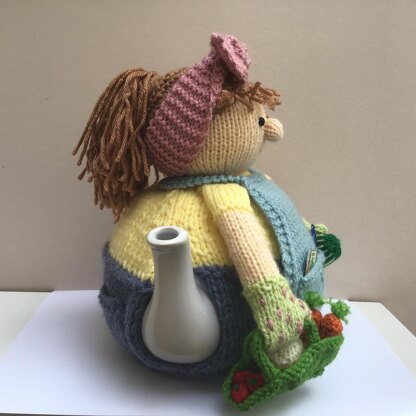 Betty the gardener tea cosy