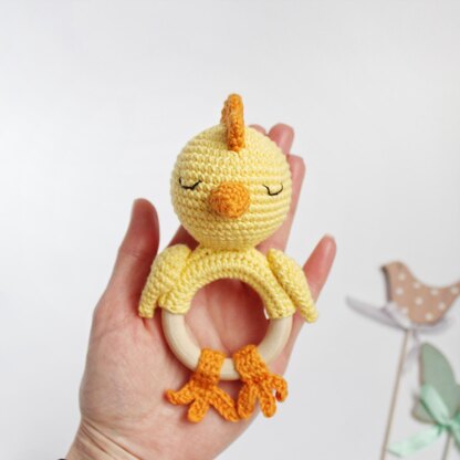 Crochet chicken pattern amigurumi baby rattle toy