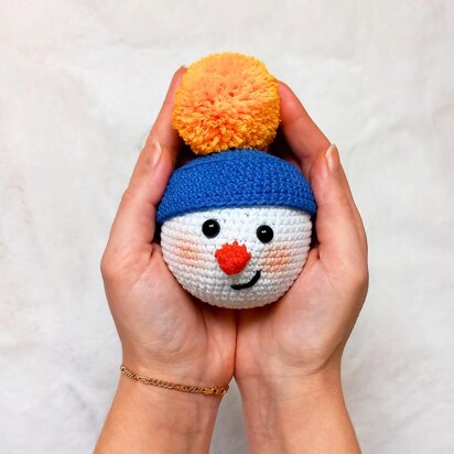 Crochet snowman head