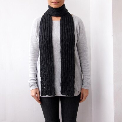 Long knit-look scarf