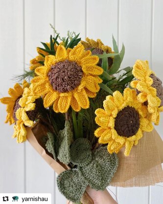 Large 3D Sunflower Pattern