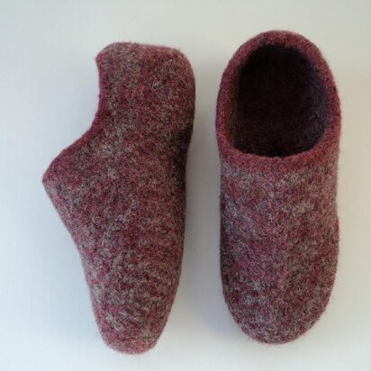 Women's Felted Slippers - knitting pattern
