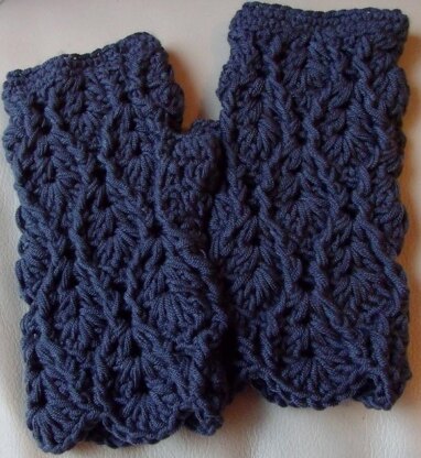 Fingerless Gloves with Cable & Eyelet Design