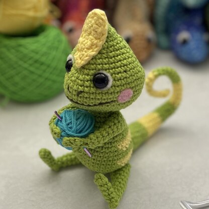 Chloe the Chameleon Amigurumi