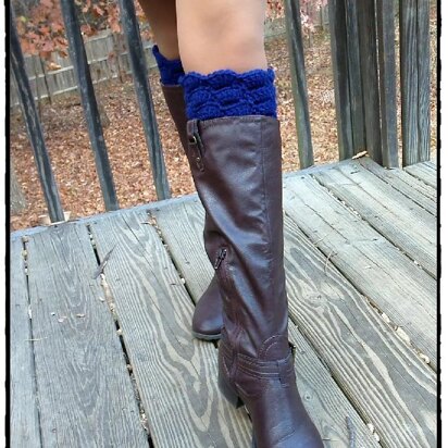 Lattice Shell Flapper Boot Cuff