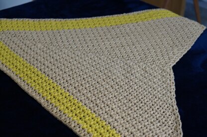 V stitch triangular shawl