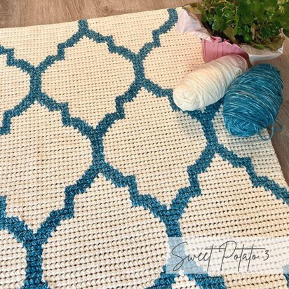 Arabesque Geometric Blanket