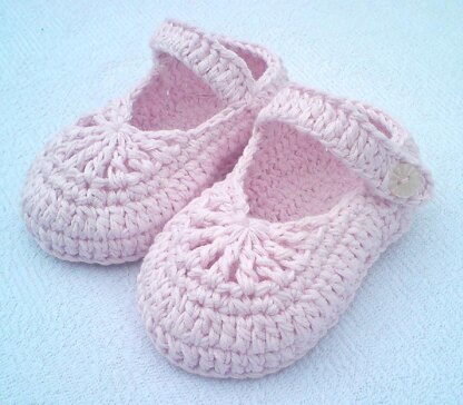 Crocheted Baby Girl Shoes