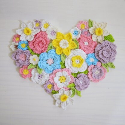 Flower heart wall decor