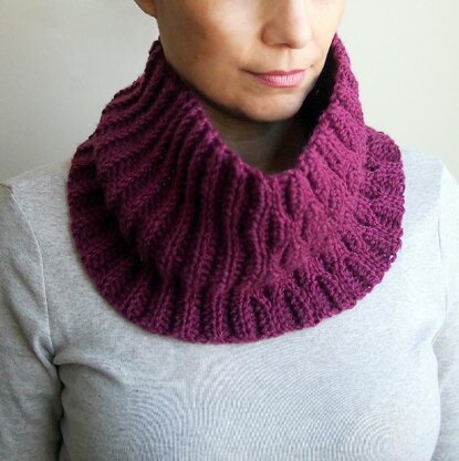 Knit look block ripples cowl