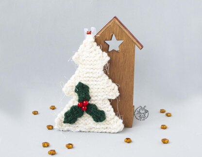 3 Christmas trees ornament  knitted flat