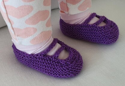 Veronica - 4ply baby shoes