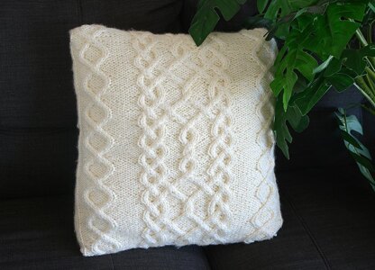 Chunky Cable Throw Pillow