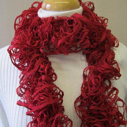 Scarf in Plymouth Yarn Joy Ruffle - F448