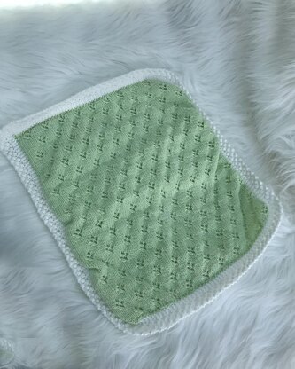 P35 Dolls Clothes and Blanket