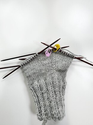 "Mats" Men’s Wrist Warmers