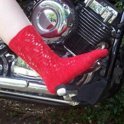 Raudona Socks - knitting pattern