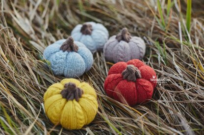 Cozy cable pumpkins. Knitted Pumpkin Pattern.