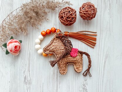Horse pendant