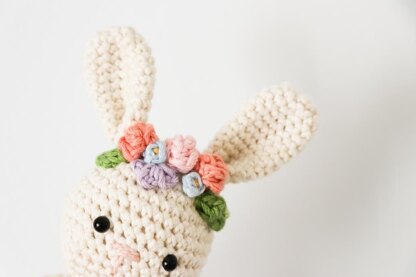 Spring bunny rattle