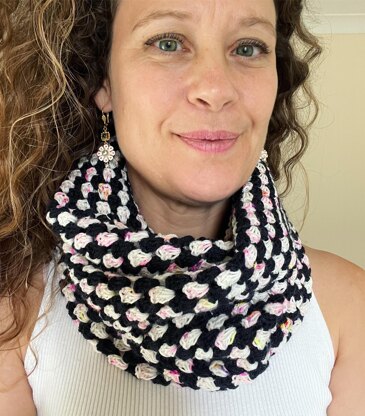 Max Volume Granny Stitch Cowl (British Terminology)