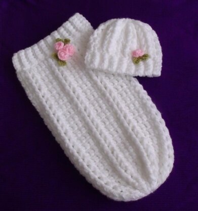 Cocoon and Hat Set with Rosebuds