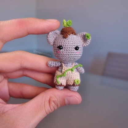 Tiny bear amigurumi