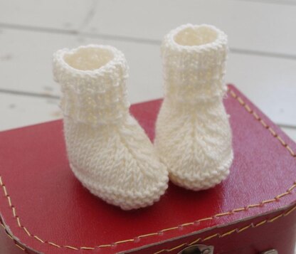 Super Easy Baby Booties