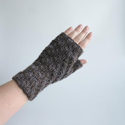 Herringbone Rib Fingerless Gloves