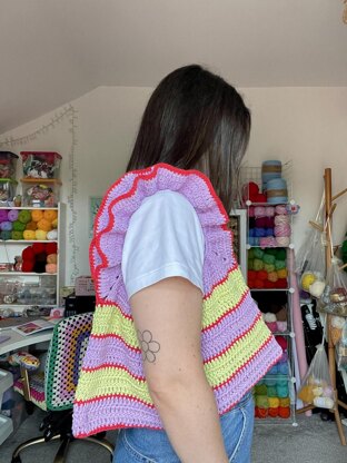 'Hold my Ruffle' crocheted bag