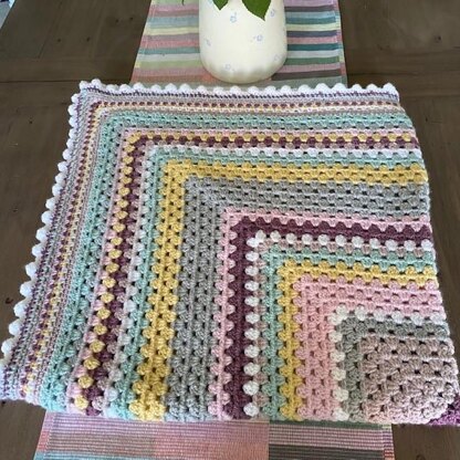 Granny Heart Blanket Crochet pattern by Sweetpeafamily | LoveCrafts