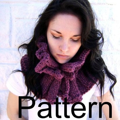 Knitted Ruffled Cowl