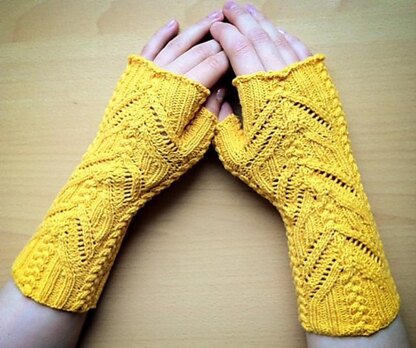 Everdeen Mitts