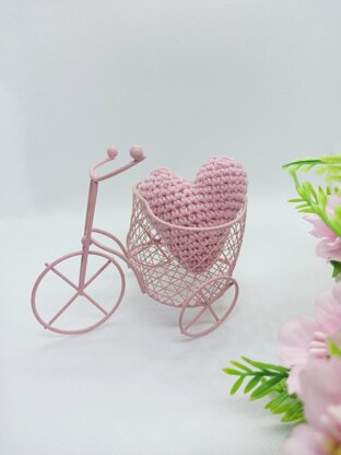 Easy crochet little heart pattern