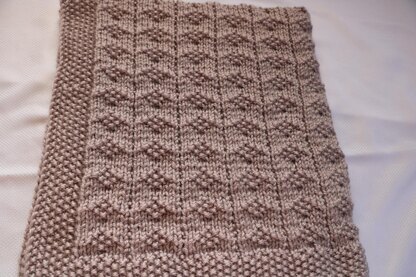 Diamonds in a row. Bulky Baby Blanket.