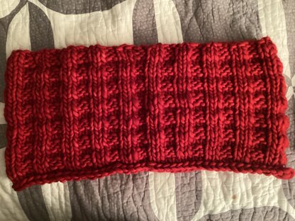 Warm, waffle stitch cowl