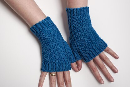 Sky Blue Mittens