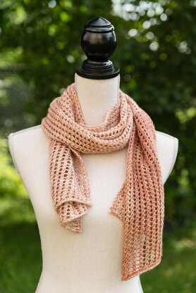 Rosebuds in Lace Scarf