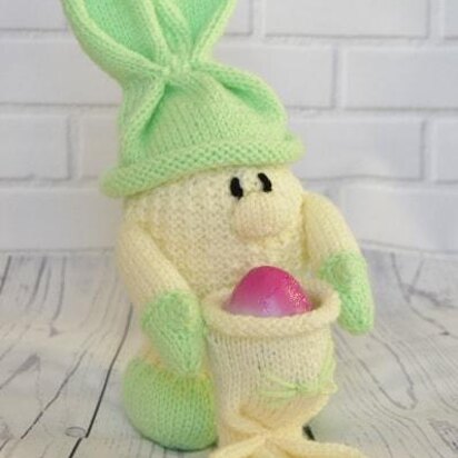 Egg in Disguise - knitting pattern