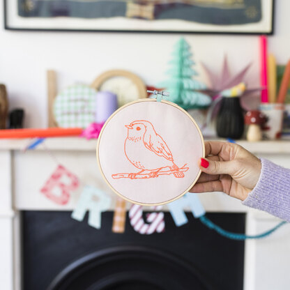 Cotton Clara Robin Embroidery Kit - 16cm 