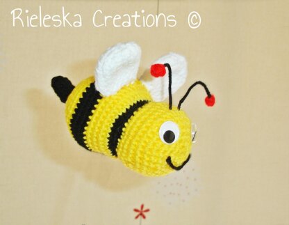 Bee amigurumi