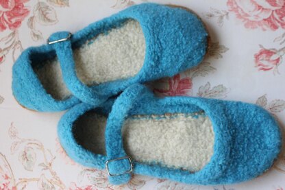 Mary Jane's Slippers - Felted Seamless Ballerinas