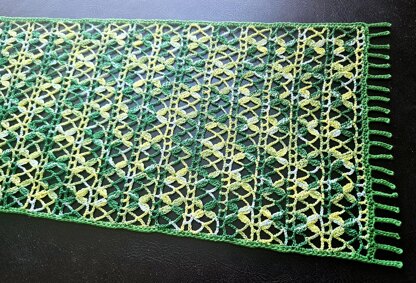 Clover Table Runner