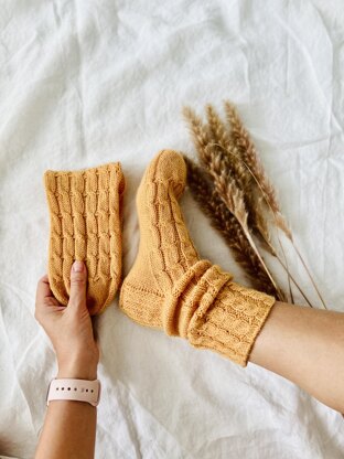 Autumn cable socks