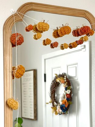 Crochet Pumpkin Garland 095